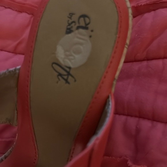 12. Red/coral Sandals with Vibrant Design and Comfort - Picture 11 of 12